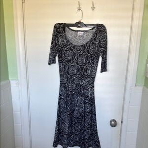 LuLaRoe Nicole Black and White Sheath Dress with Scoop Neck